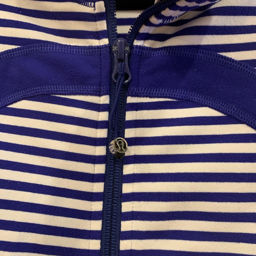 Lululemon Define Jacket - Picture 3 of 6